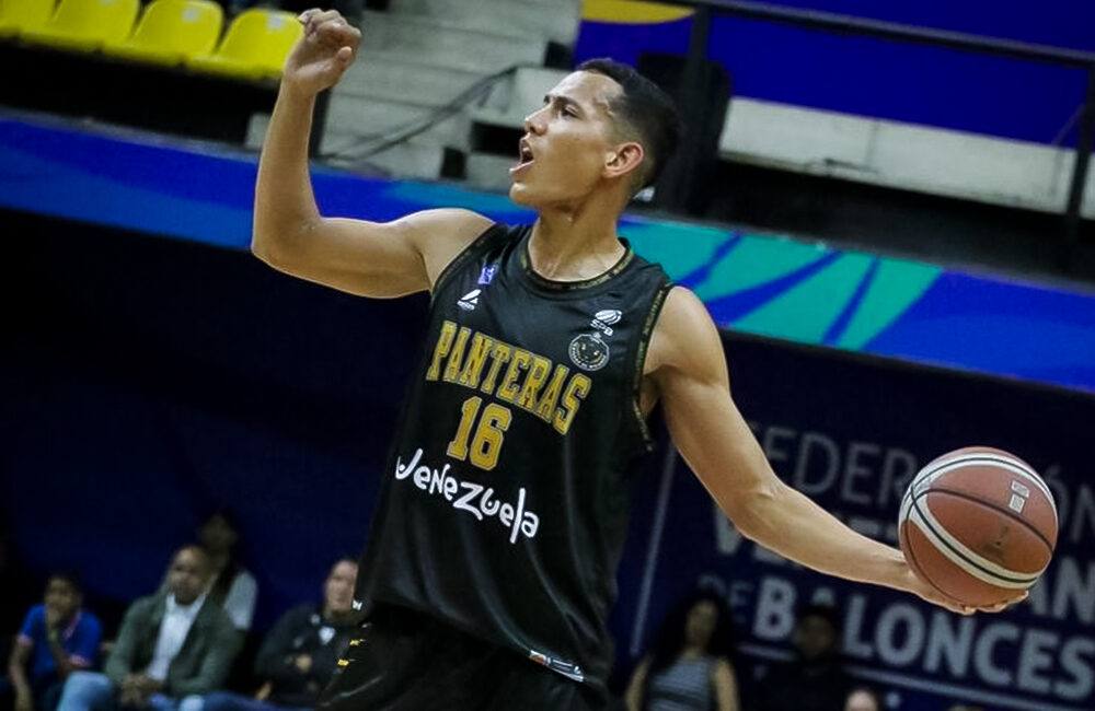 Jhonatan Acosta vuelve a Spartans DC