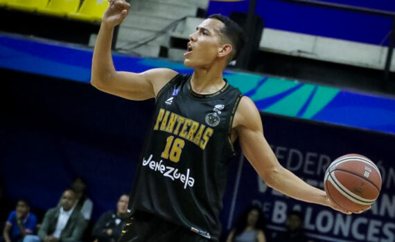 Jhonatan Acosta vuelve a Spartans DC