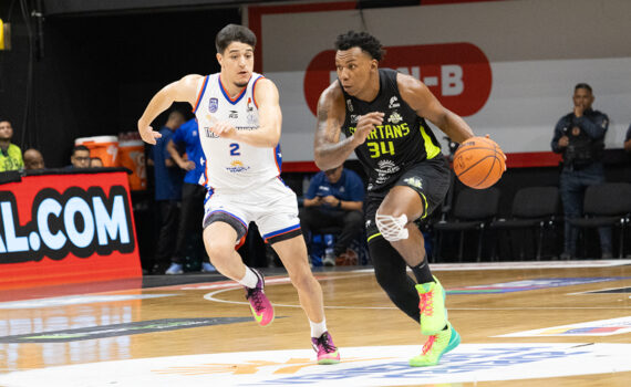 Edgar Martínez anotó 29 puntos